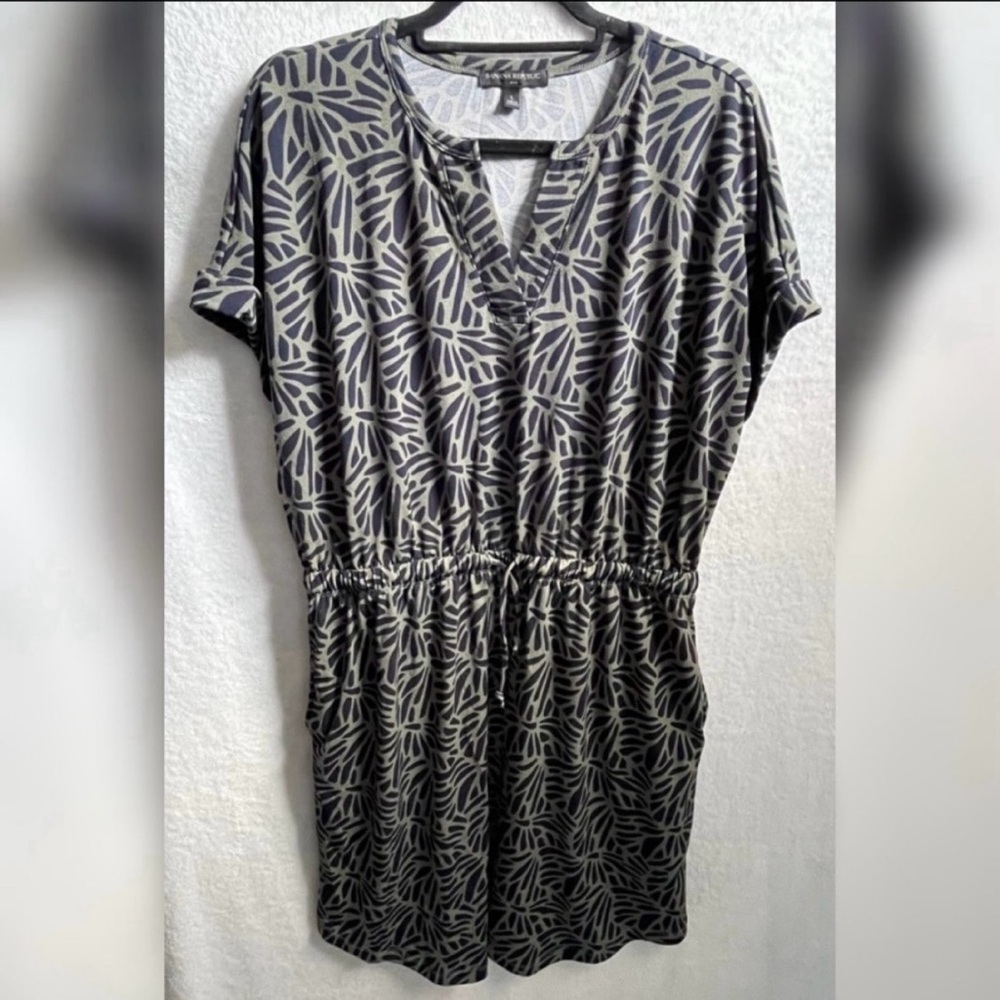 Banana Republic Olive and Cream Graphic Short Sleeve Dress